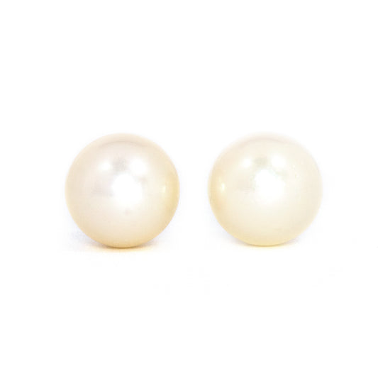 プラチナ白蝶真珠ピアス