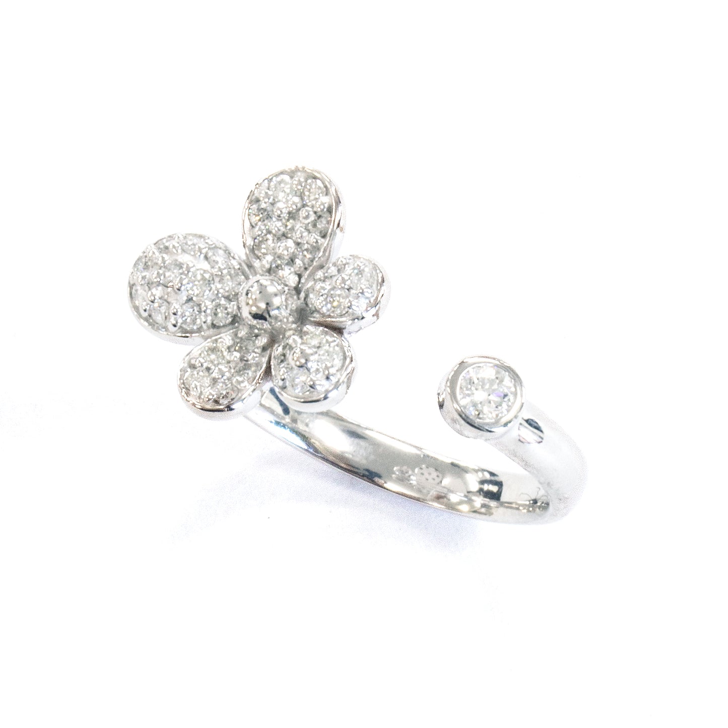 K18ホワイトゴールドダイヤモンドリング